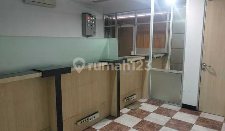 DISEWAKAN RUKO EX BANK DI MAINROAD AMIR MAHMUD CIMAHI SIAP PAKAI LOKASI STRATEGIS DAN RAMAI