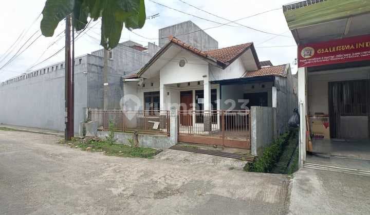 For Rent: 2-Bedroom TKI House in Taman Kopo Indah, Near Pasar Segar, Patung Kuda, Kopo Toll, Margaasih Toll, Borma, Ready to Move In, Single Story, Freehold (SHM)
