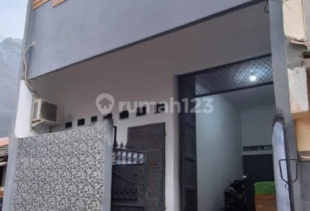 Modern Minimalist House Near East Bekasi Toll Gate Access