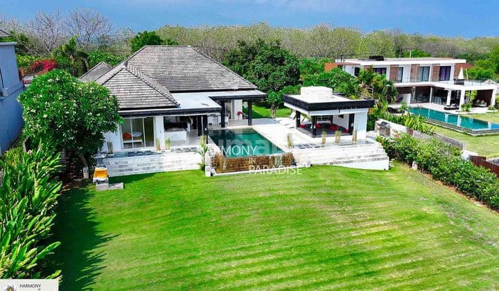 Villa Pemandangan Laut, 2 Kamar Tidur, 1900M2 SHM di Umeanyar