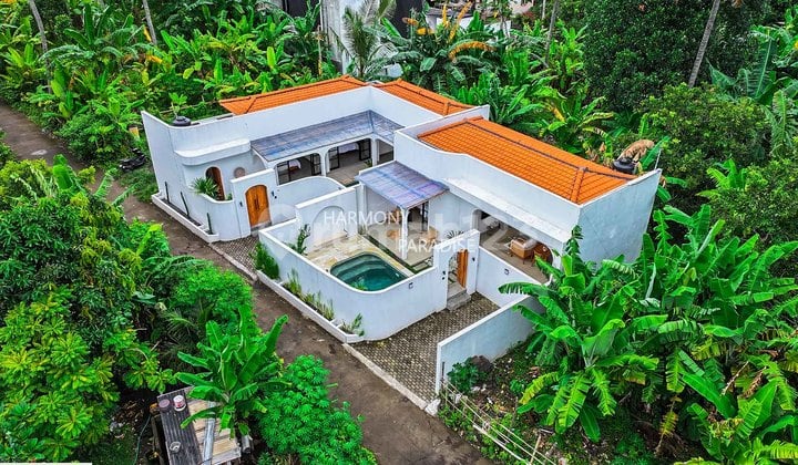 1 Lahan 2000M2 dengan Dua Villa Baru Dibangun, SHM di Temukus