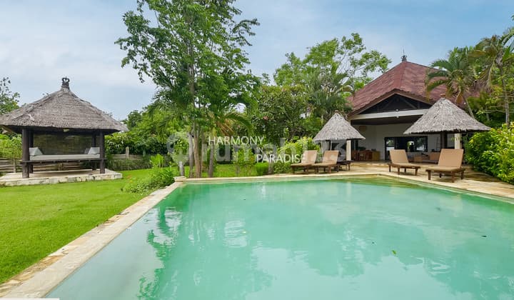 Villa Pinggir Pantai, 2 Kamar, 1050M2, SHM di Umeanyar, Buleleng