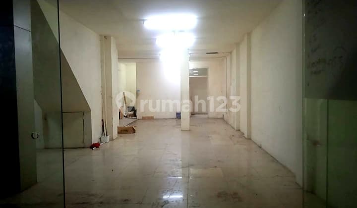 3-Storey Shop House with 9m Front Width
Jl. Rs Fatmawati, South Jakarta
