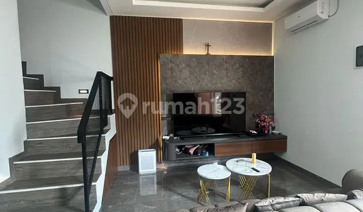 For Sale: Ready-to-Occupy House in DKI Jakarta Barat Housing Complex