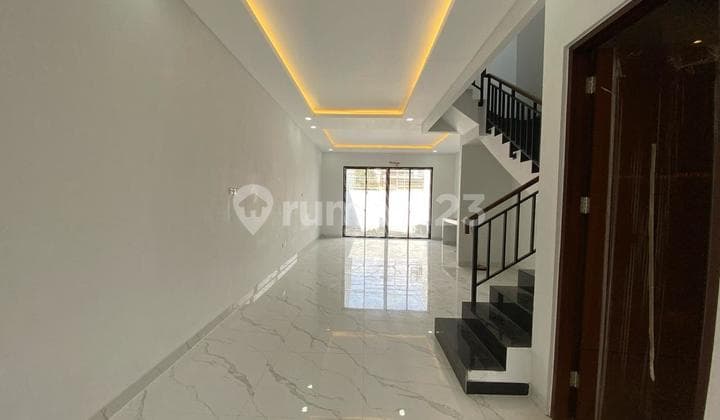 Rumah Bagus di Kav DKI Jakarta Barat Lokasi Strategis Nego