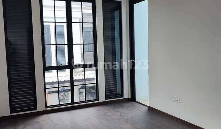 Ready-to-Occupy House in Lavon 2 Cluster Monanta Tangerang Strategic Location