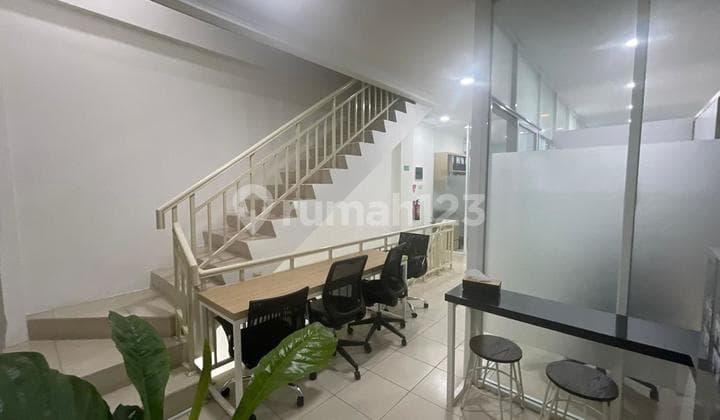 Ruko 4 Lantai Siap Pakai di Puri Mansion Jakarta Barat Srtategis