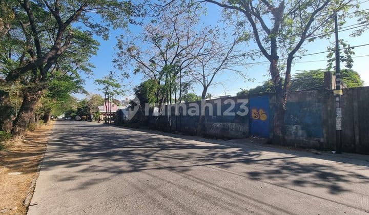 Tanak komersil tengah kota