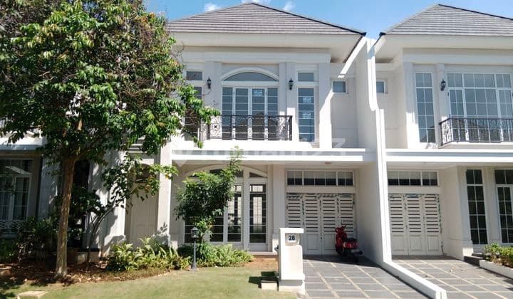 Beautiful Summarecon House with a very strategic location.
