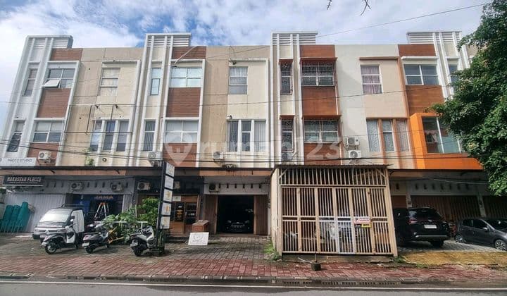 Ruko 3 Lantai Pusat Kota Makassar, Lokasi Komersil