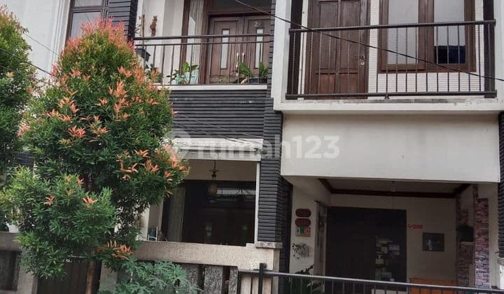 Rumah Bagus Terawat, 2 Lantai Di Galaxy, Bekasi Selatan