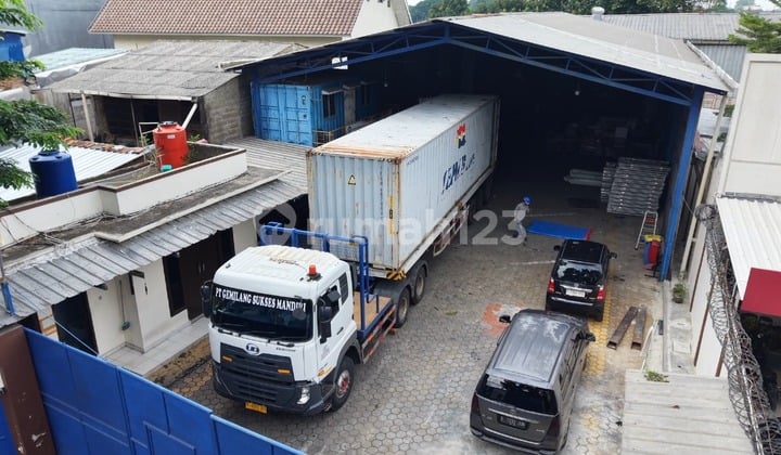 Gudang Akses 40 Ft, Dekat Akses Tol, di Ciracas Jakarta Timur