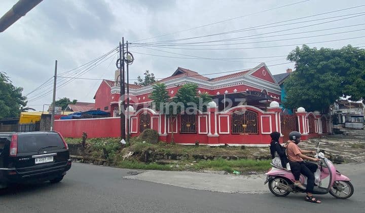 Rumah Hoek Luas, Pinggir Jalan Raya Cocok Untuk Usaha, Duren Jaya