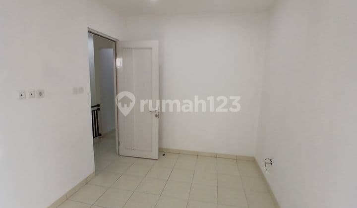 Ready-to-Occupy House in Taman Semanan Indah, West Jakarta