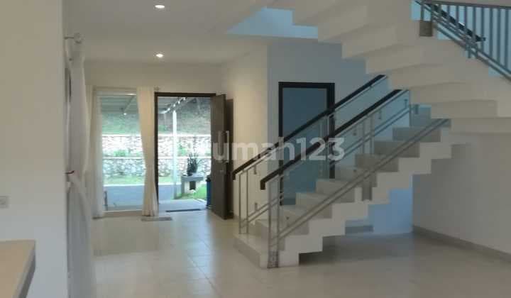 Ready-to-Occupy House in BSD Vermont Parkland Strategic Location