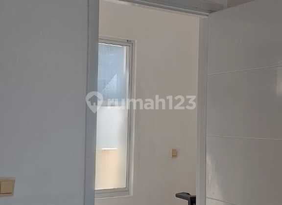 Rumah Hunian di Cluster Australia Green Lake City Strategis Nego