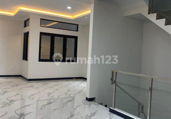 Turun Harga Rumah Baru, Di Danau Sunter, Minimalis , Split Level , 3.5 Lantai ,