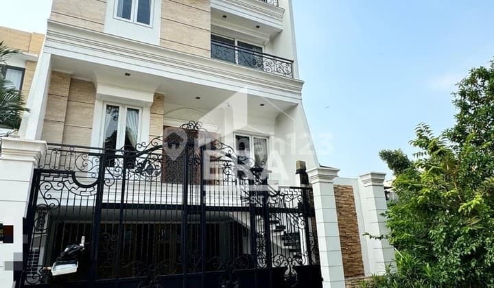 dijual rumah bagus & mewah di Pantai Indah Kapuk letak stategis full furnish
