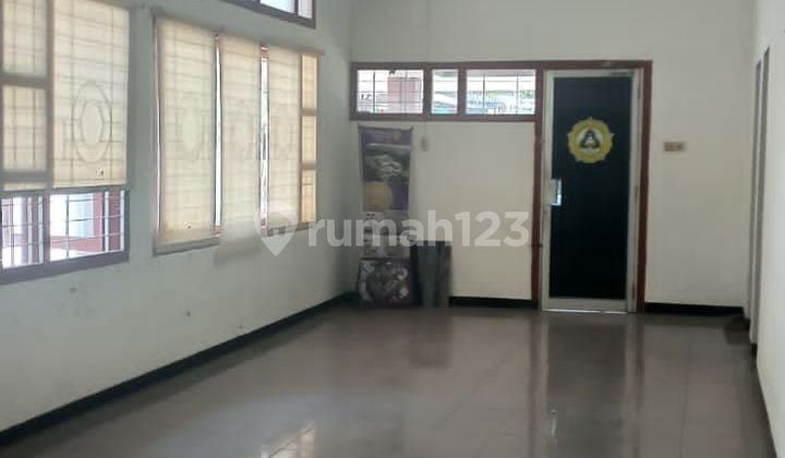 House suitable for business