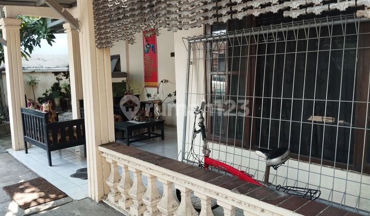Rumah lama di jl Tentara Pelajar cocok untuk usaha