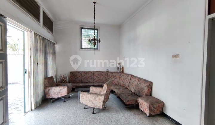 Disewakan Rumah Tengah Kota di Erlangga Semarang