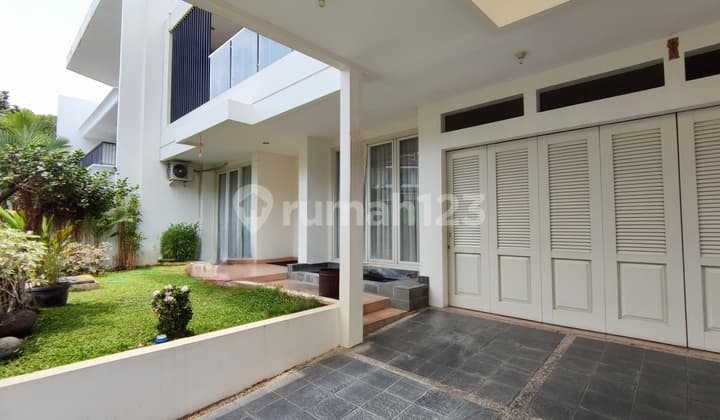 Rumah Bagus Siap Pakai Lingkungan Elit di Candi Golf Semarang