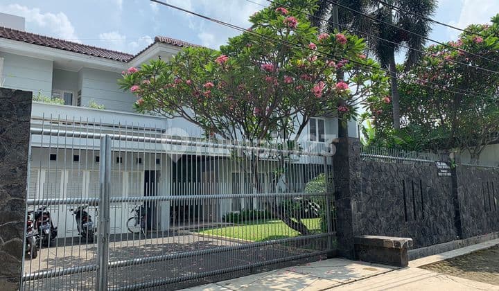 Dijual Cepat Rumah Mewah Kolam Renang Dekat Lrt Harjamukti Cibubur