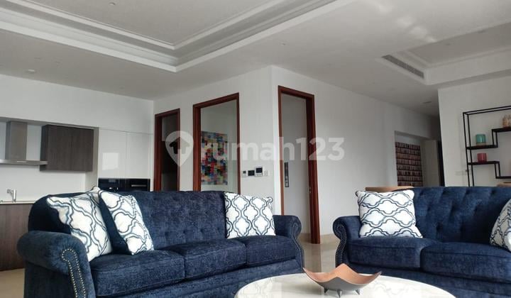 Disewakan Apartment 3 BR Regent Residences Bagus Furnished