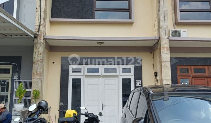 Ruko 2 lantai di kebayoran baru.bebas banjir.harga nego sampai deal