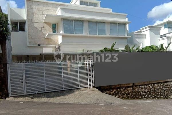 Hunian luxurious private di cipete.full furnished.bebas banjir.harga nego sampai deal