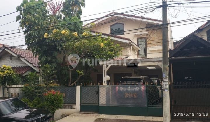 Rumah full renovasi siap huni di bintaro sektor 3.bisa buat kos-kosan.harga nego sampai deal