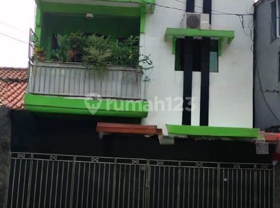 Ruko 3 Lantai di Kebayoran Baru.pinggir Jalan Besar.bebas Banjir.harga Nego Sampai Deal