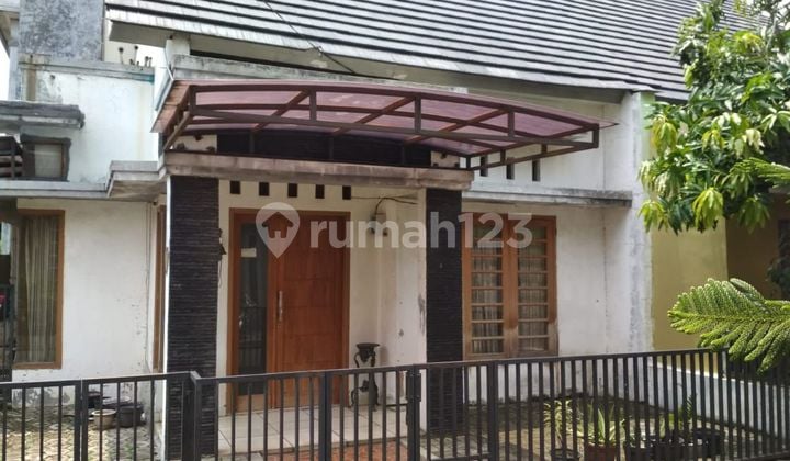Jual cepat rumah hook di dukuh permai resident(DPR)di kramat jati.bebas banjir.harga nego sampai deal