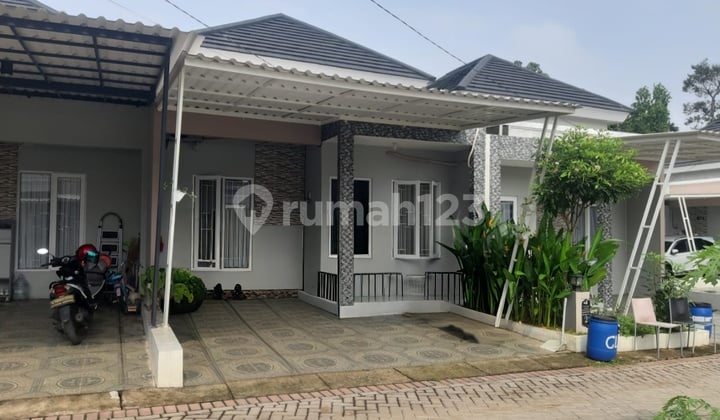 Rumah Cantik One Gate Sistem.bebas Banjir.harga Nego Sampai Deal