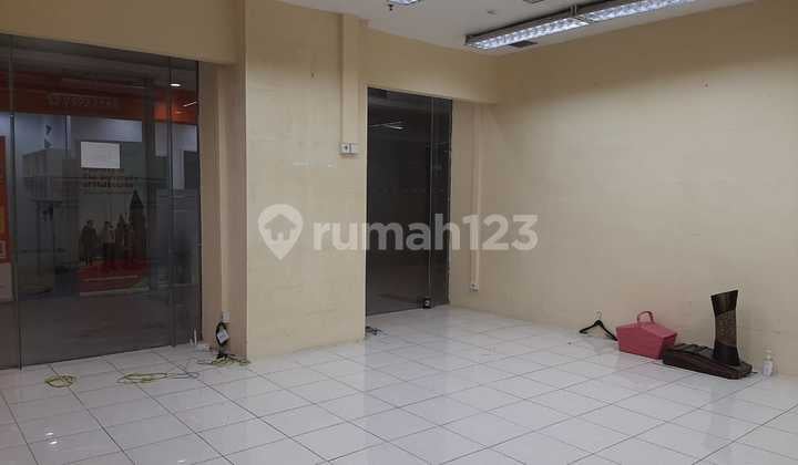 Quick Sale Kiosk at Poins Square Lebak Bulus
