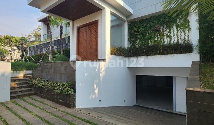 BRAND NEW HOUSE MODERN TROPICAL DENGAN PRIVATE LIFT