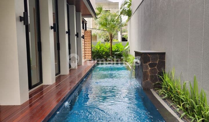 BRAND NEW TROPICAL MODERN HOUSE READY TO OCCUPY