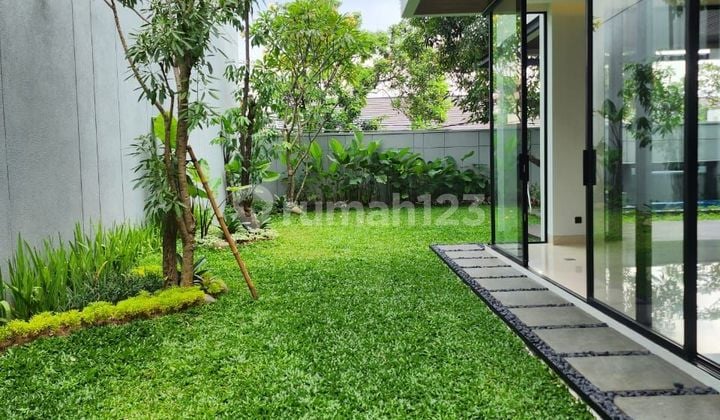 BRAND NEW TROPICAL MODERN HOUSE READY TO OCCUPY