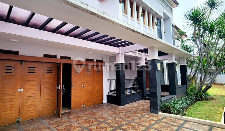Dijual Rumah Mewah di Dalam Komplek Lebak Lestari Indah