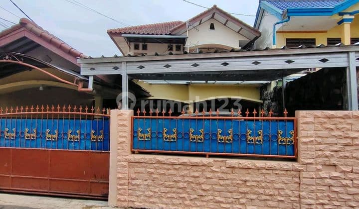 Dijual Rumah 2 Lantai 5 Kamar Tidur - Surat Shm - Area Strategis 10 Menit Ke Stasiun Depok- Lokasi Di Beji Depok
