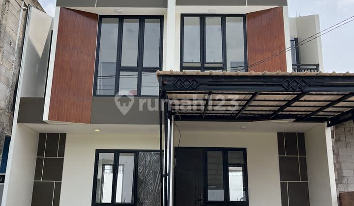 Golden Opportunity to Own a 3 Bedroom 2 Bathroom House in the Heart of Depok City