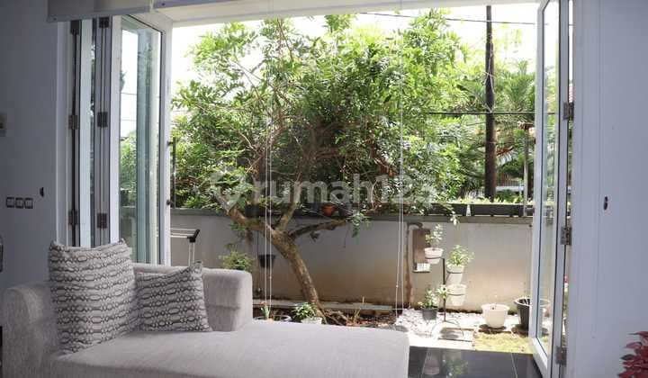 Rumah Sangat Bagus Dan Terawat di Taman Semanan Indah Nego Tipis
