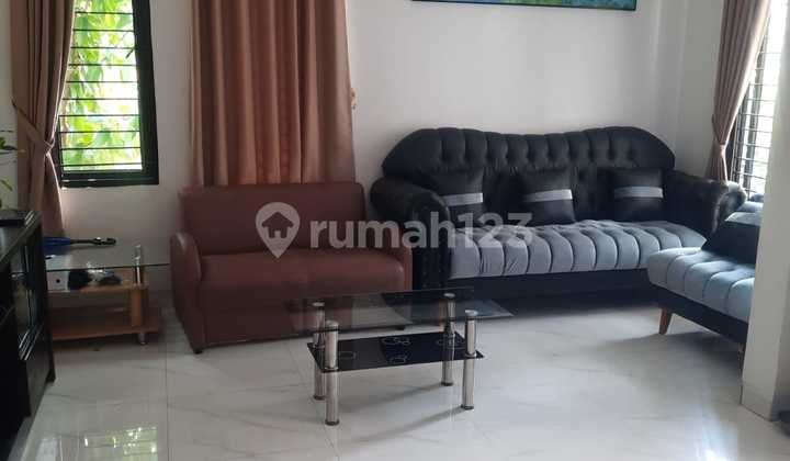 Rumah Bagus di Lavon Swan City Cluster Allura Tangerang Nego
