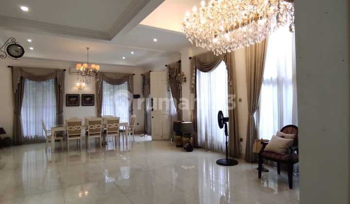 Rumah Mewah 3 Lantai di Larangan Indah Tangerang Lokasi Strategis