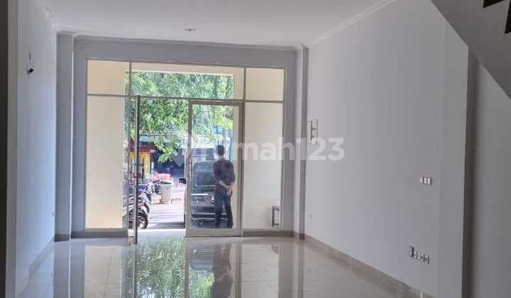 Ruko Sentra Niaga 3 Lantai di Green Lake City Jakarta Barat