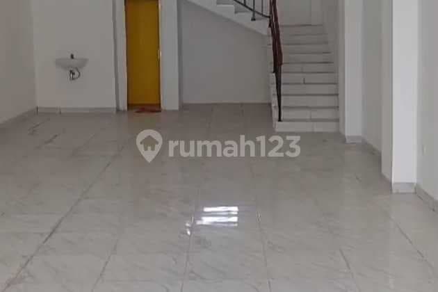Ruko 3 Lantai Siap Pakai di Green Ville Jakarta Barat Strategis