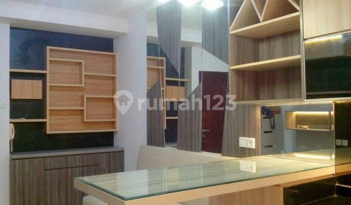 Jual Cepat!! 2 Bedroom Medit 2, Central Park, Furnished Bagus, Lantai Sedang, Harga Murah!!