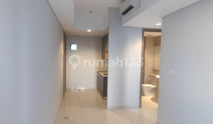 Sewa Cepat!! Harga Nett!! 2 Bedroom Taman Anggrek Residences, Unfur Unfurnished Bagus, Lantai Rendah, View Pool