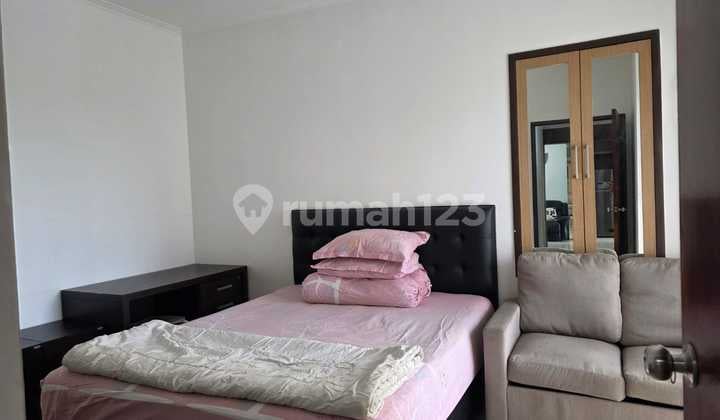 Sewa Cepat!! 3+1 Bedroom Medit 2 Central Park, Furnished Bagus, Lantai Rendah, View Pool