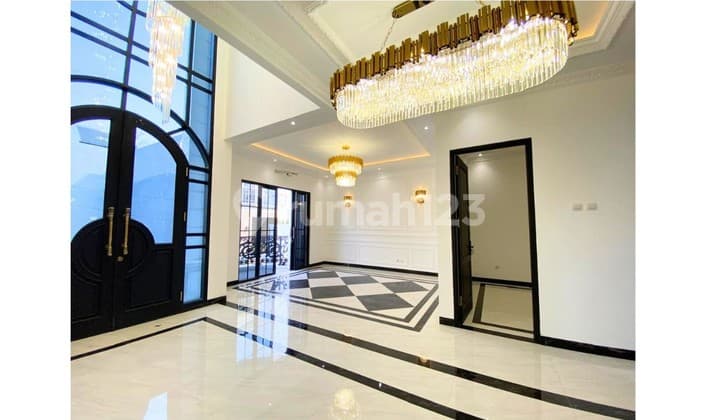 Rumah Mewah Brand New American classic 3 Lantai dengan Rooftop di Jagakarsa, Jakarta Selatan